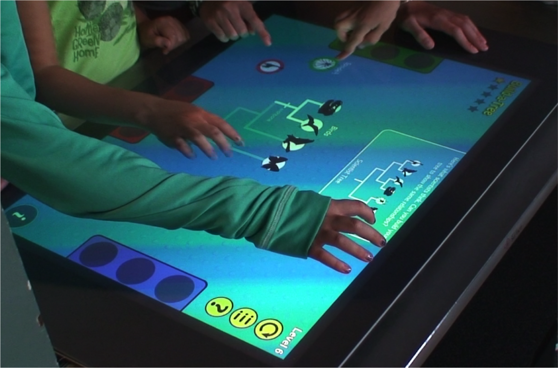 Мультитач в играх. Мультитач тест. Multi-Touch Tables. Обучение в игре дизайн. Включи учиться играть